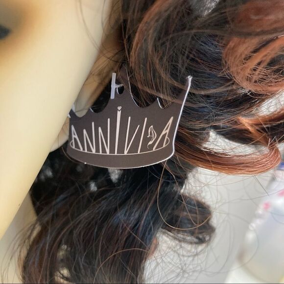 Synthetic Wig Women’s Curls New Without Tags Dark Brown with reddish ends - Picture 8 of 11